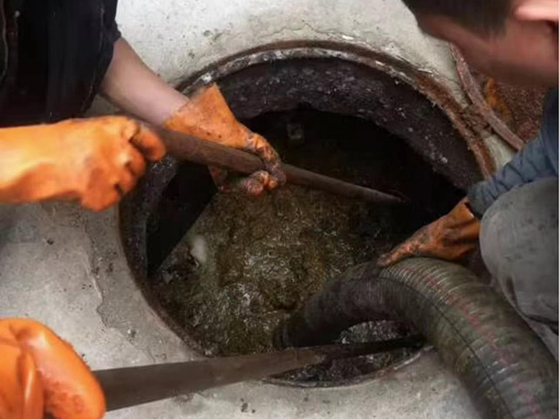 安溪清理化粪池时如何避免沼气的危害?